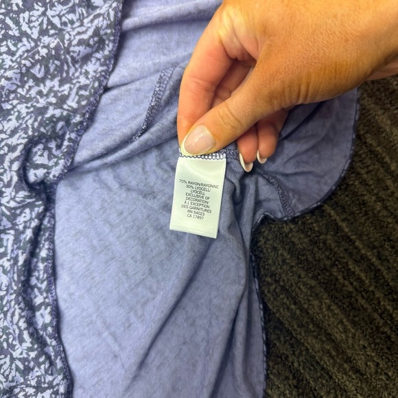 Banana Republic Grey and Purple Floral Patterned Top V Neck Fringe Detail - Picture 6 of 9